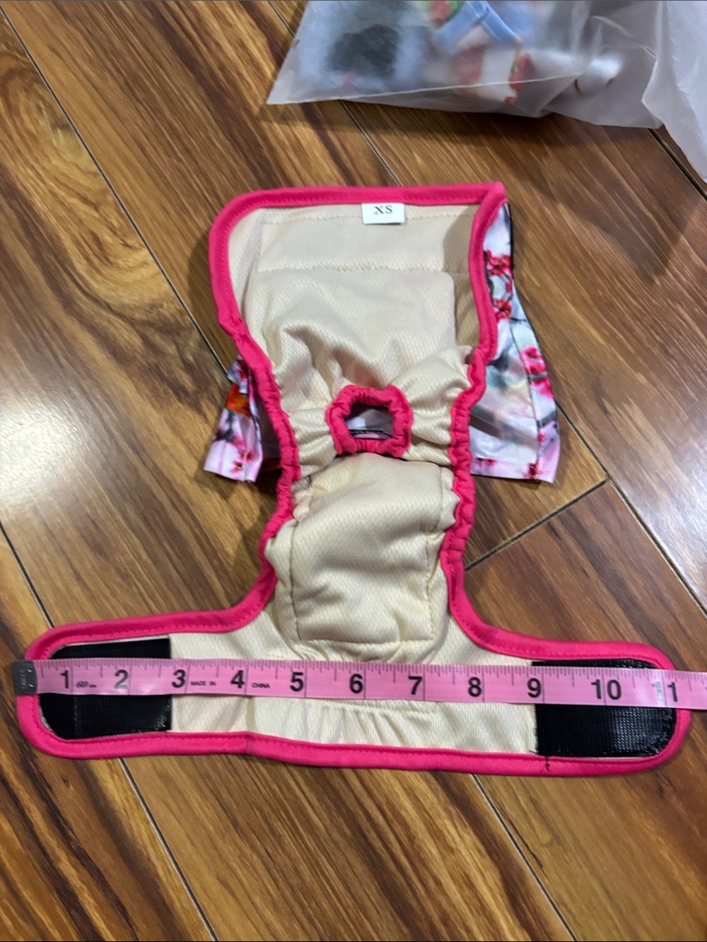 Roncute Ruffle Female Dog Wraps, pack of three, Size XS, NIB. - Picture 8 of 12